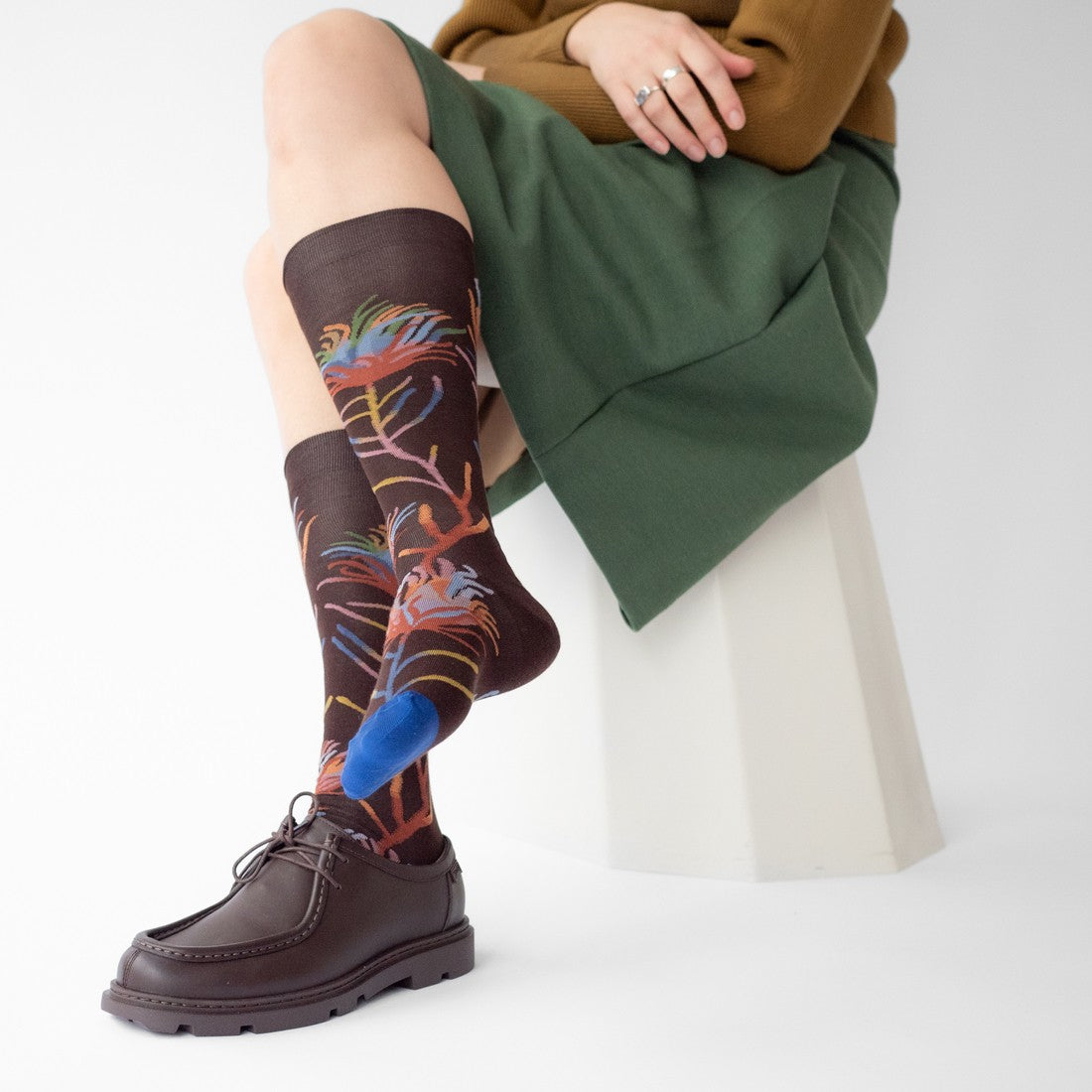 Dark Brown Flower Knee-Highs