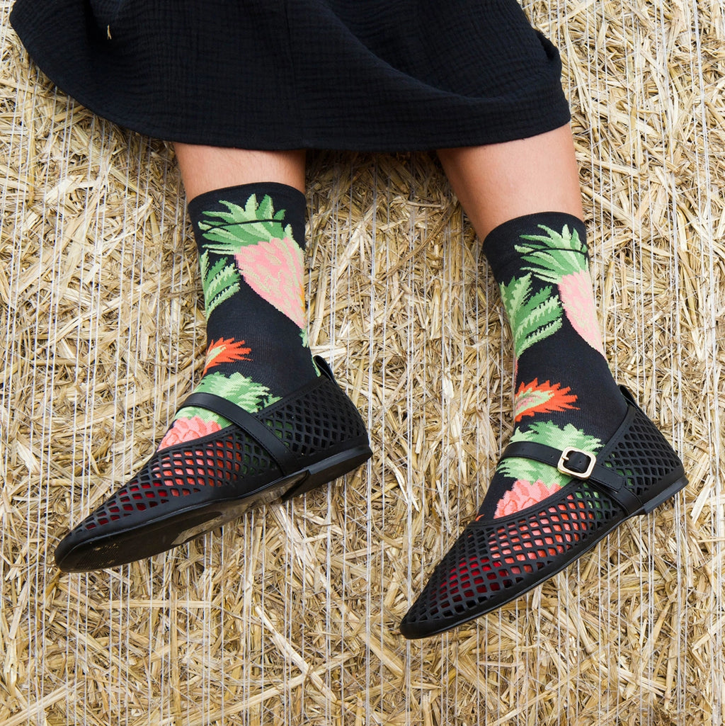 Pineapple Socks Faux-Black